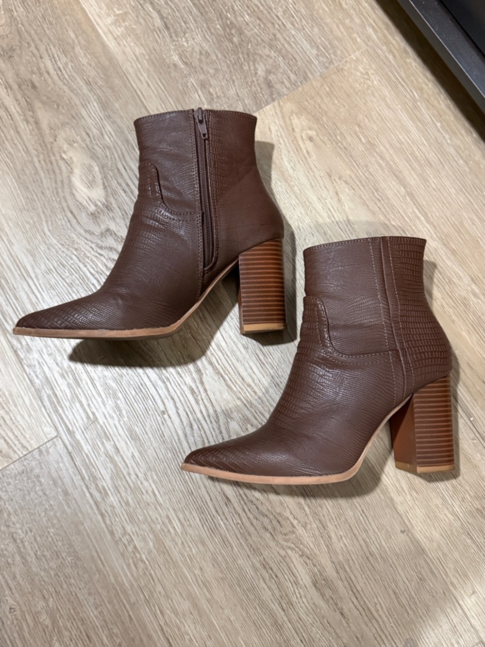 SHEIN Brown Textured Pointed Toe Block Heel Ankle Boots